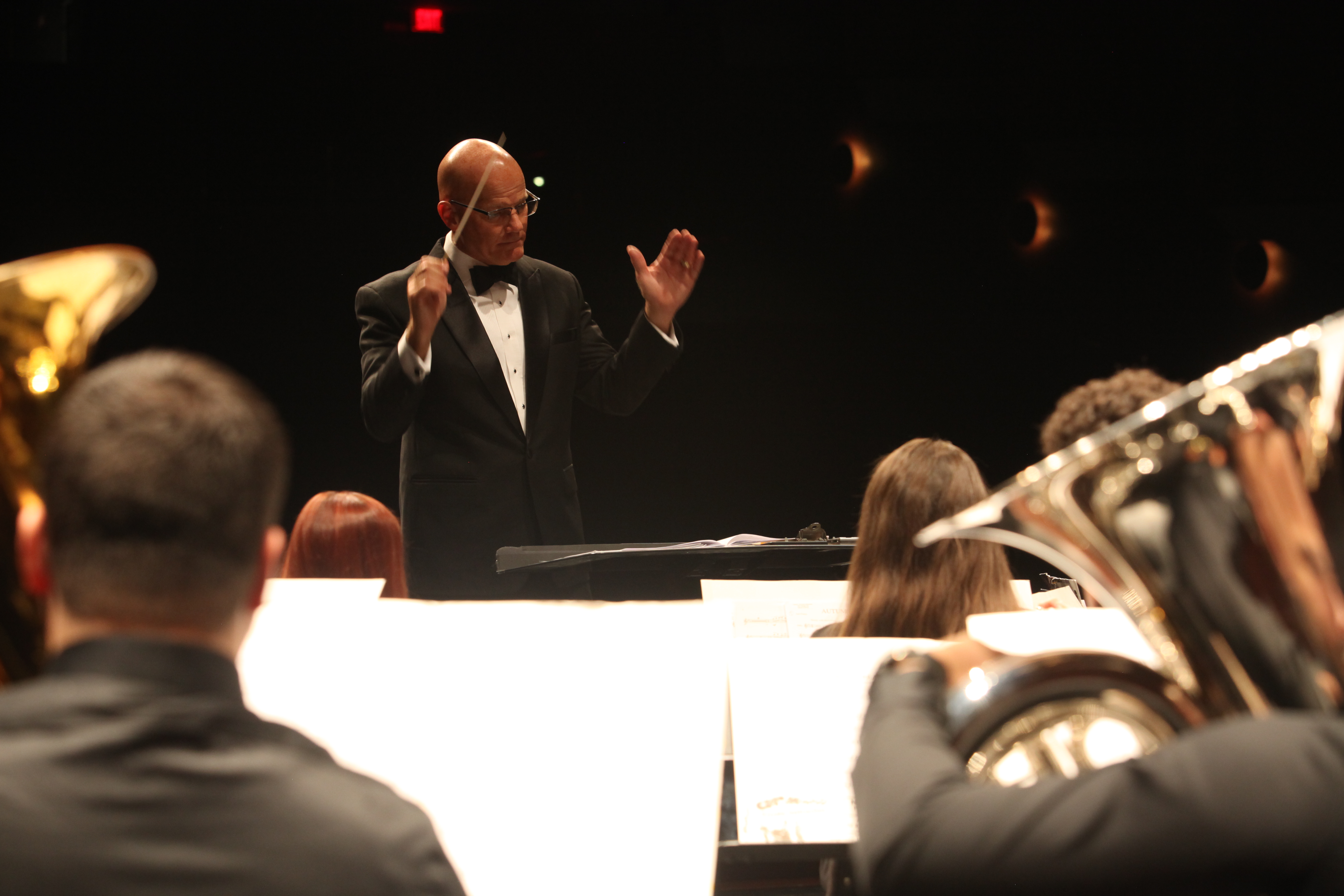 Jeffery Oshnock conducting the Dearborn Community Concert Band